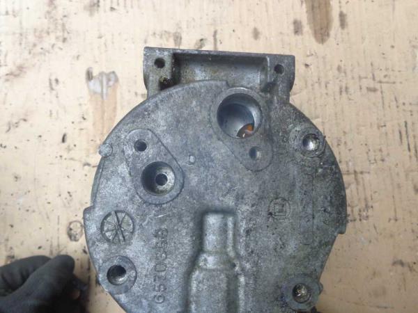 COMPRESSEUR DE CLIMATISATION RENAULT - Vue 4